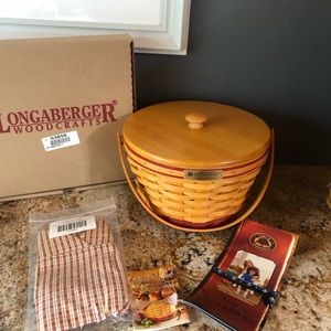 Longaberger Vintage Collectors Club Homestead basket combo with wooden lid